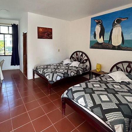 Hotel Isla Del Descanso Puerto Villamil Exteriör bild