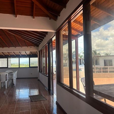 Hotel Isla Del Descanso Puerto Villamil Exteriör bild
